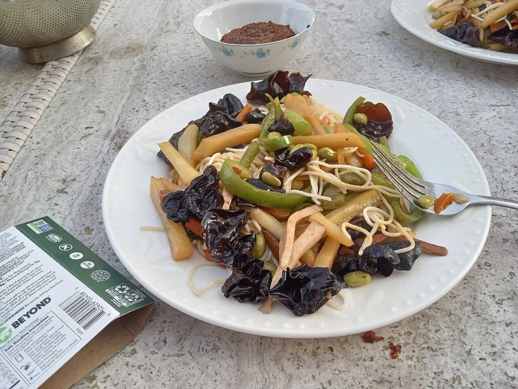 Chow Mein noodles with vegetables